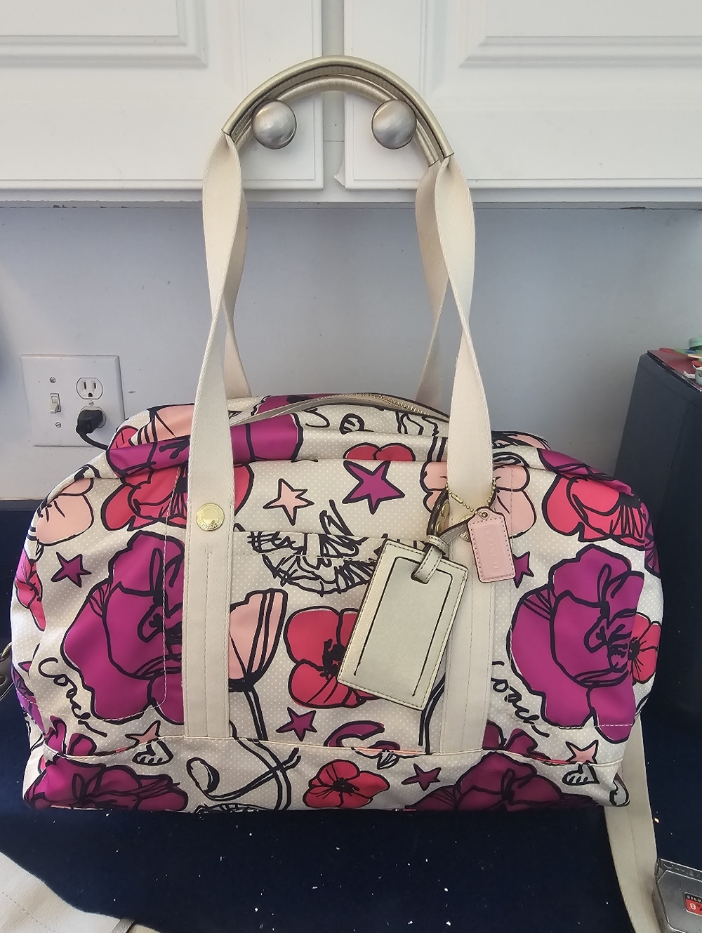 Coach NWT duffle Bag, Nice Roomy Bag For Travel Thats Also Beautiful